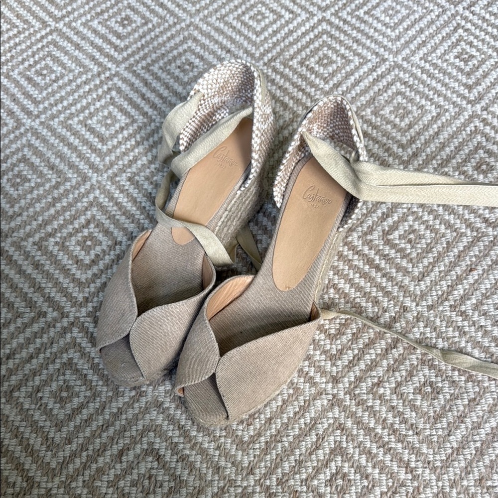 Castaner Bilina Wedge in Sand